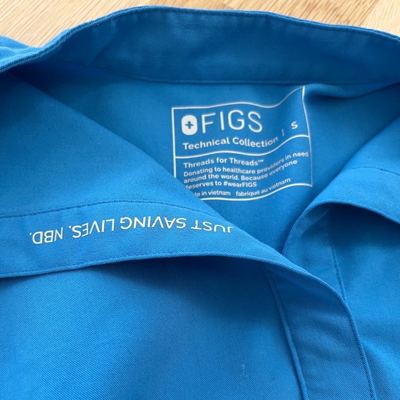 FIGS CAPRI BLUE PANTS/TOP SET - Picture 2 of 10